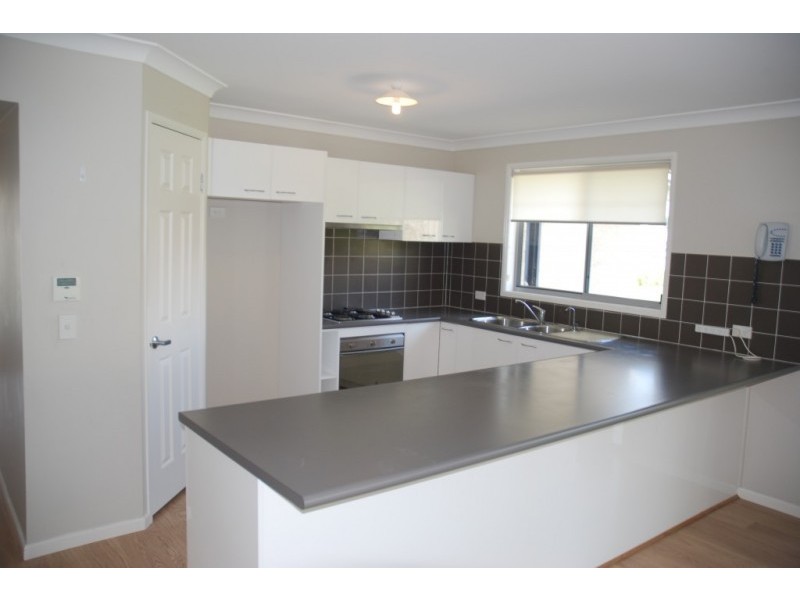 42 Lacebark Grove, Worrigee NSW 2540