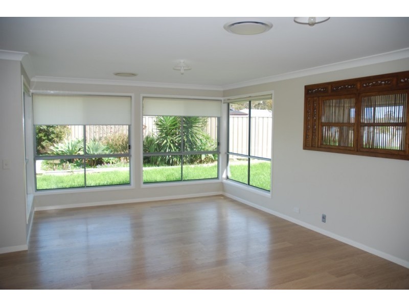 42 Lacebark Grove, Worrigee NSW 2540