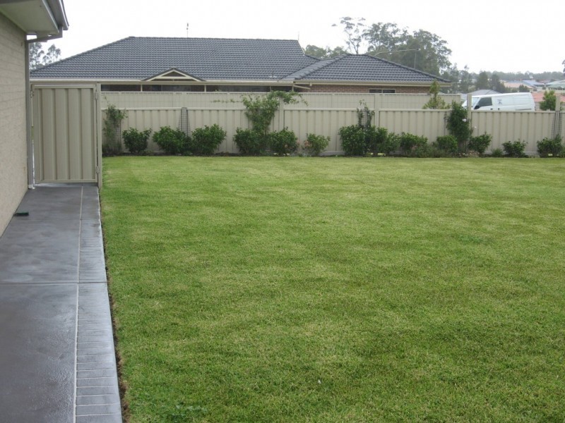 42 Lacebark Grove, Worrigee NSW 2540