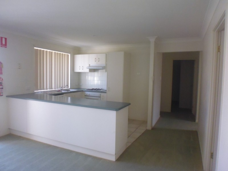 2 Kembla Close, Nowra NSW 2541