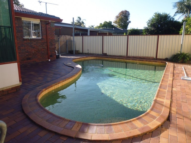 10 Lyrebird Drive, Nowra NSW 2541