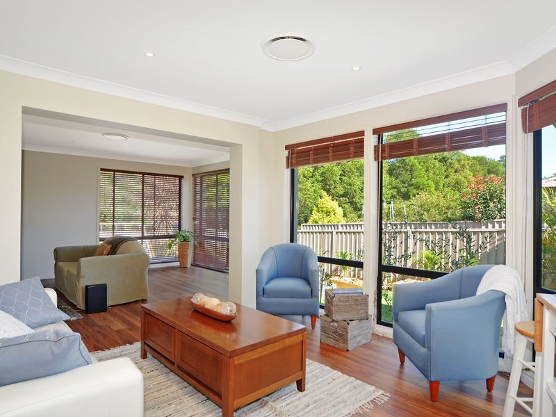 37 Emerald Drive, Meroo Meadow NSW 2540