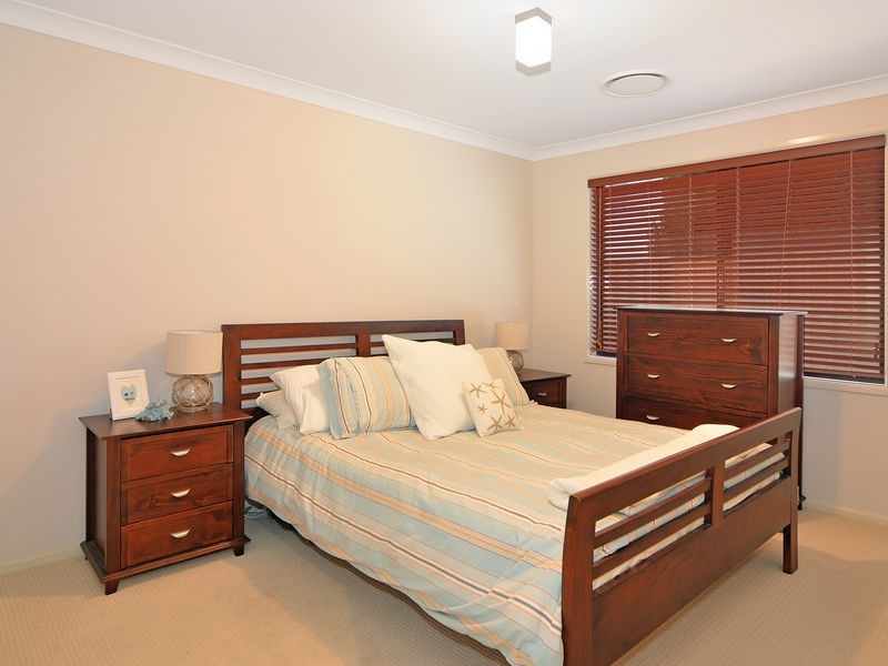37 Emerald Drive, Meroo Meadow NSW 2540