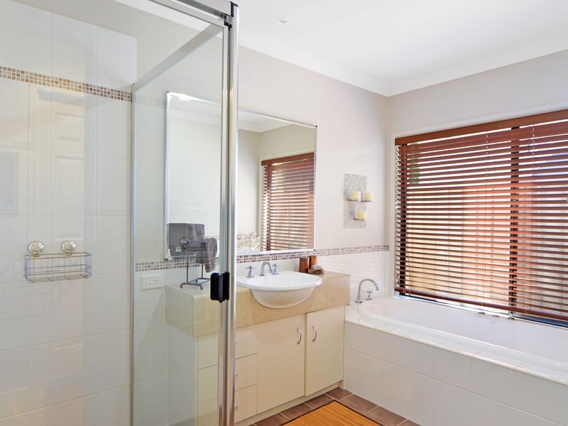 37 Emerald Drive, Meroo Meadow NSW 2540