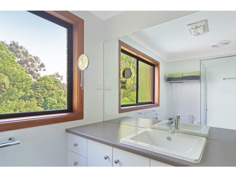 25 Peak Avenue, North Nowra NSW 2541