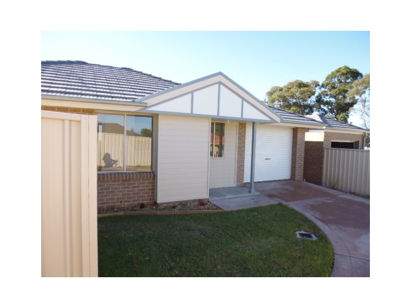 2/123b Meroo Road, Bomaderry NSW 2541