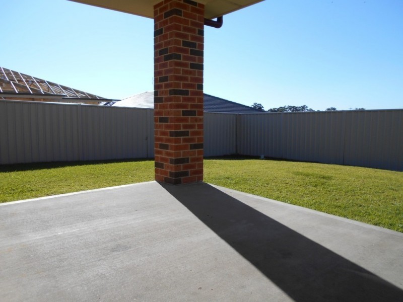 26 Almondbark Close, Worrigee NSW 2540