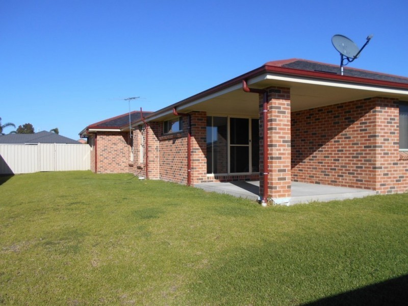 26 Almondbark Close, Worrigee NSW 2540