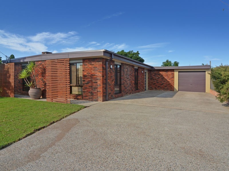 4 Hollands Road, Nowra NSW 2541