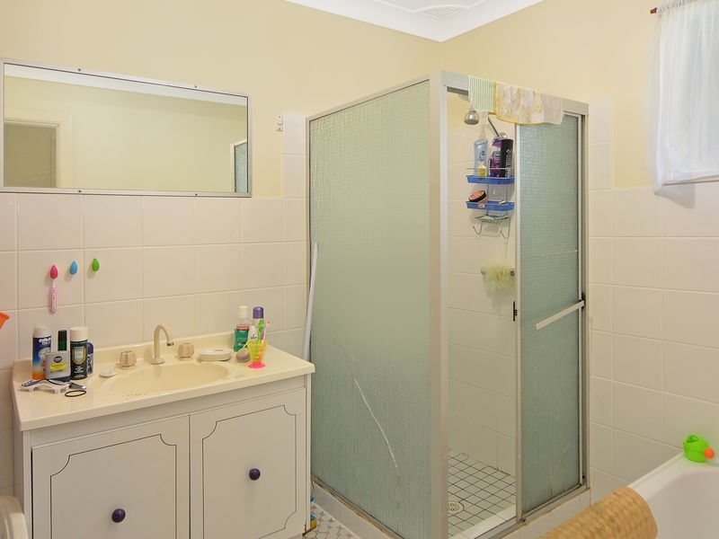 11 Clarke Avenue, North Nowra NSW 2541