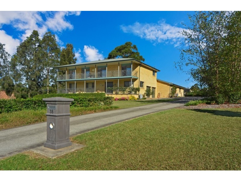 38 Tartarian Crescent, Bomaderry NSW 2541