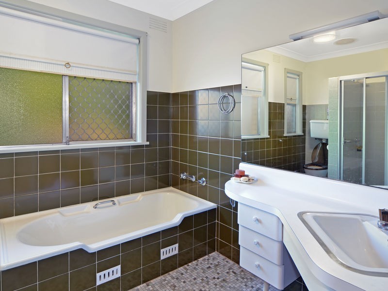 35 Walsh Crescent, North Nowra NSW 2541