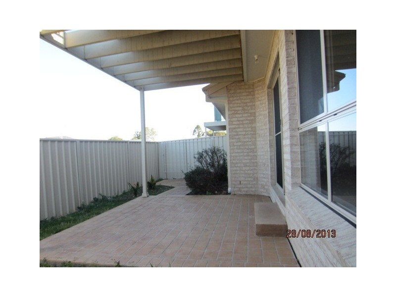 9/8 Meroo Road, Bomaderry NSW 2541
