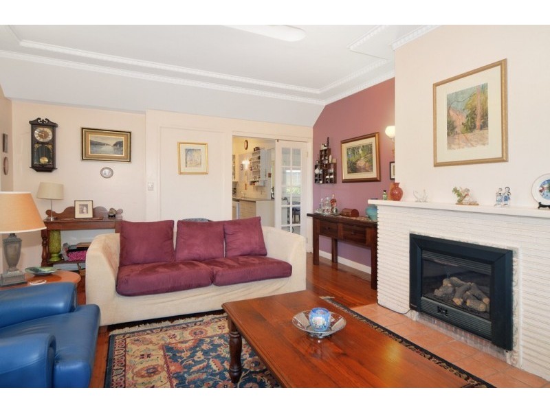 7 Mattes Way, Bomaderry NSW 2541