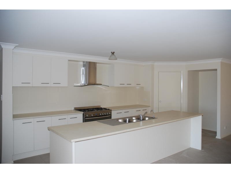 3 Christiana Close, West Nowra NSW 2541