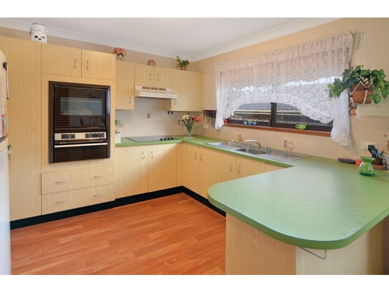 12 Chatsworth Crescent, North Nowra NSW 2541