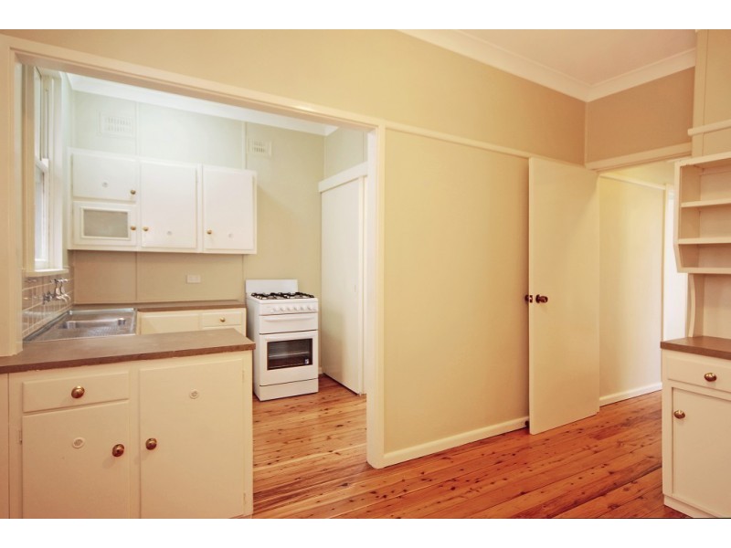 8 Burr Avenue, Nowra NSW 2541