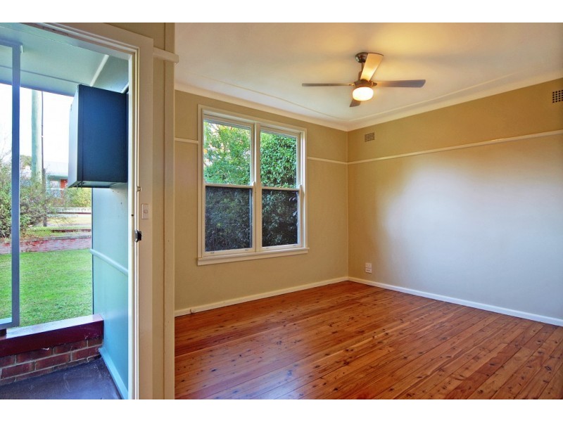 8 Burr Avenue, Nowra NSW 2541