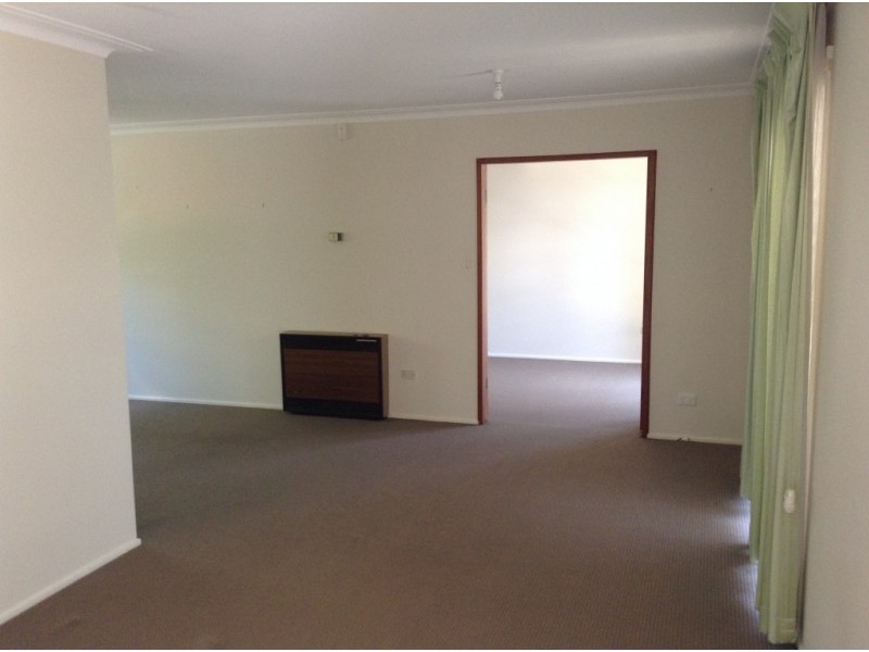7 Philip Drive, North Nowra NSW 2541