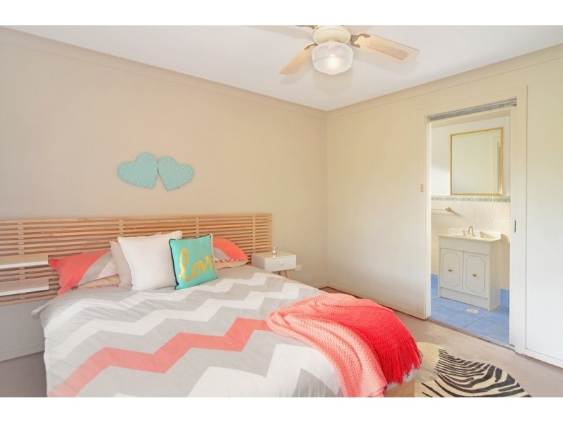 6 Halcot Avenue, North Nowra NSW 2541