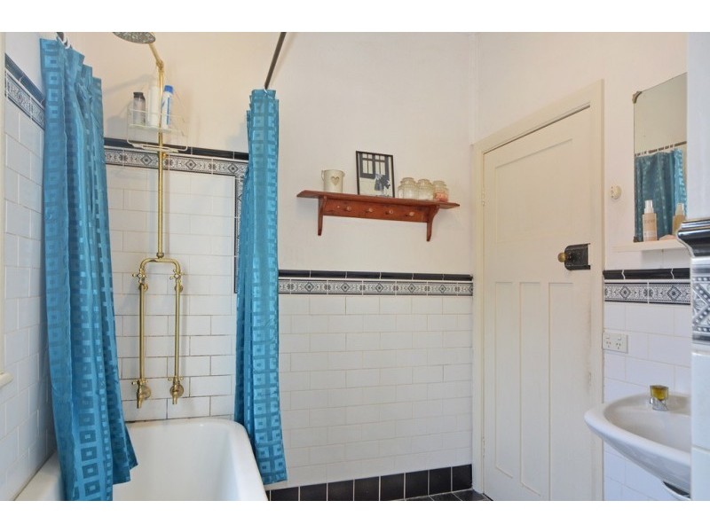 8 Morton Parade, Nowra NSW 2541