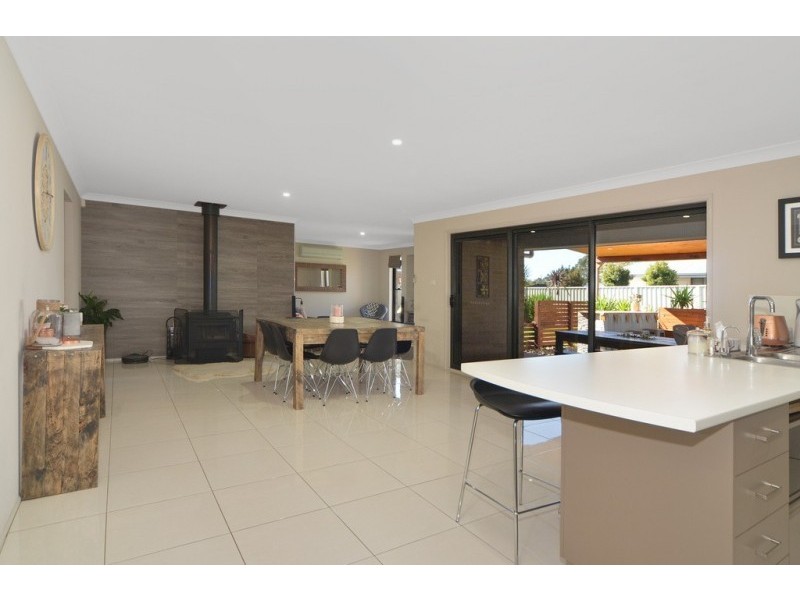 10 Coral Sea Drive, West Nowra NSW 2541