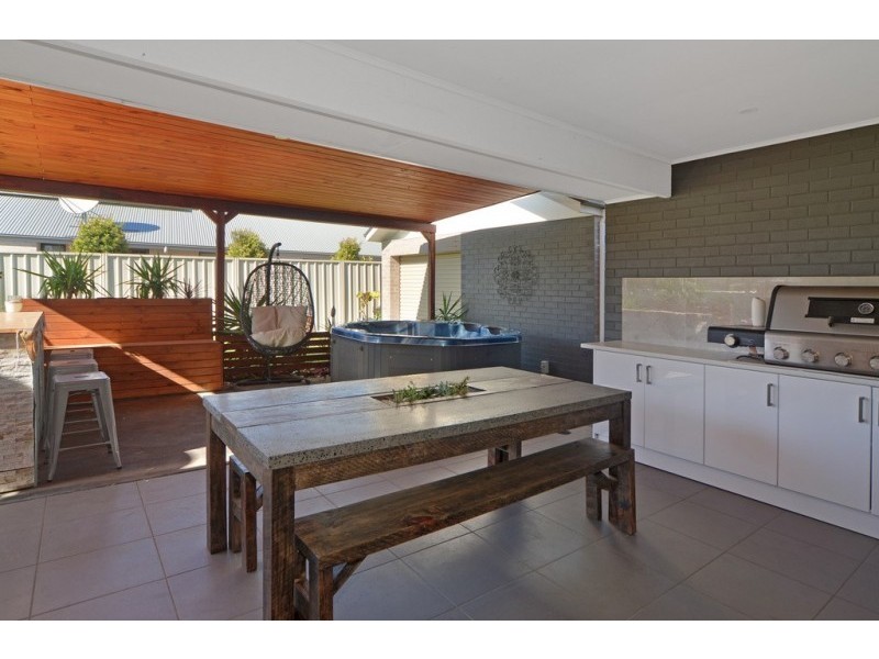 10 Coral Sea Drive, West Nowra NSW 2541