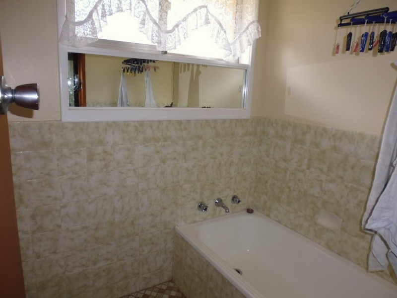 24 Barwon Street, Bomaderry NSW 2541