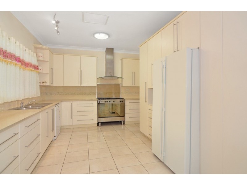 90 Hillcrest Avenue, South Nowra NSW 2541