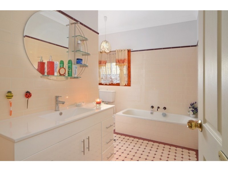 90 Hillcrest Avenue, South Nowra NSW 2541