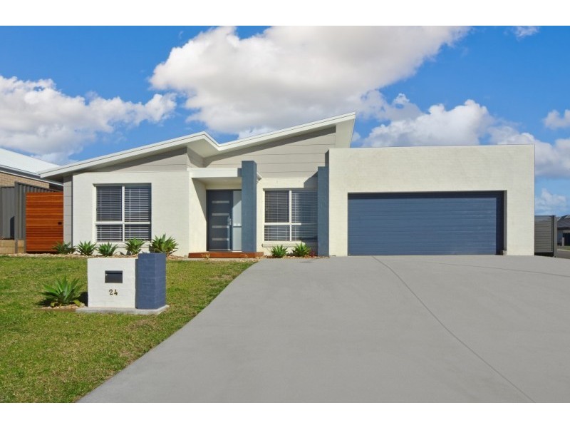 24 Wattlebird Road, South Nowra NSW 2541