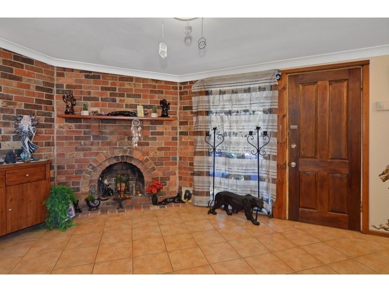 25 Meroo Road, Bomaderry NSW 2541