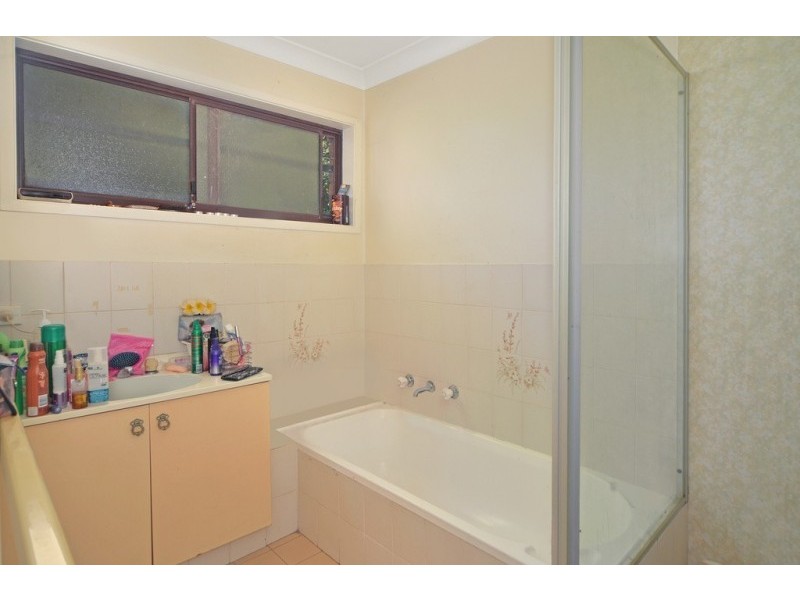 1/76-80 Brinawarr Street, Bomaderry NSW 2541