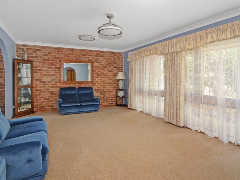 6 Farrelly Place, Bomaderry NSW 2541