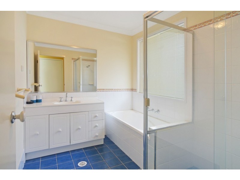 1 Robinia Way, Worrigee NSW 2540