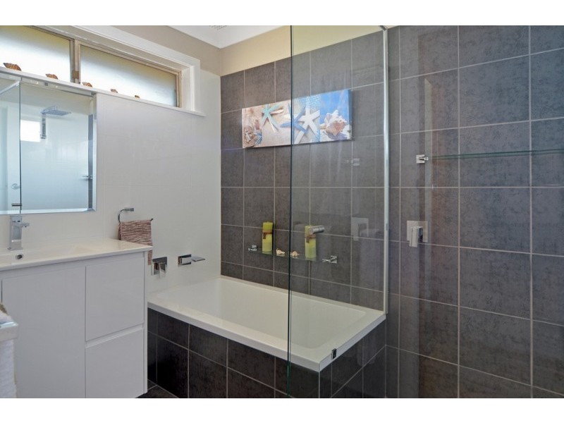 27 Elder Crescent, Nowra NSW 2541