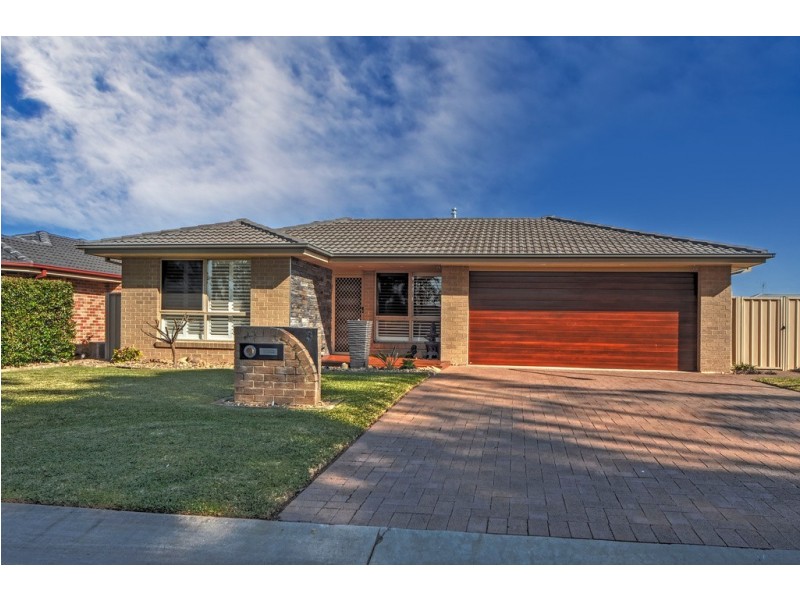 6 Bluewattle Road, Worrigee NSW 2540