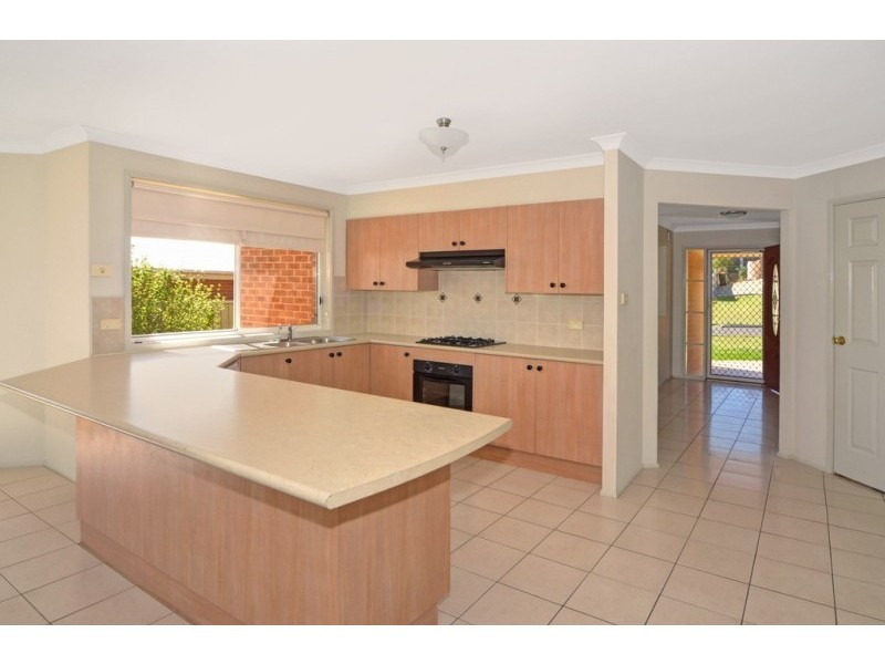 18 Warrigal Street, Nowra NSW 2541