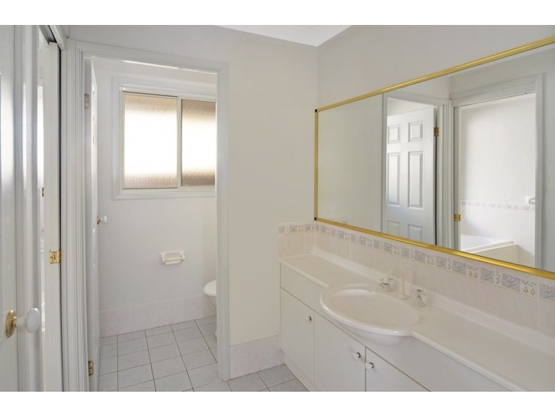 18 Warrigal Street, Nowra NSW 2541