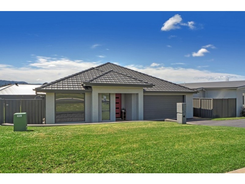 11 Banool Circuit, Bomaderry NSW 2541