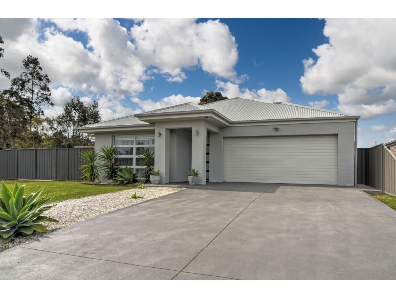 18 Somerset Avenue, South Nowra NSW 2541