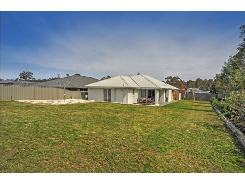 18 Somerset Avenue, South Nowra NSW 2541