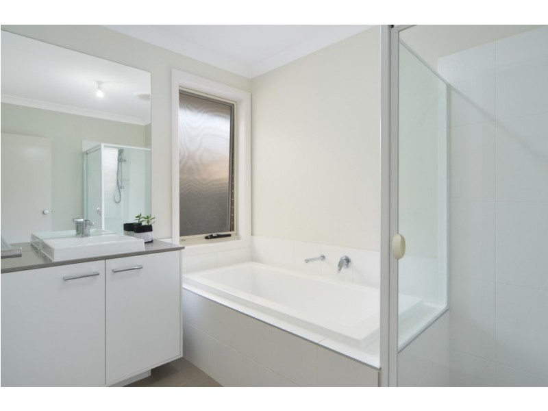 18 Somerset Avenue, South Nowra NSW 2541