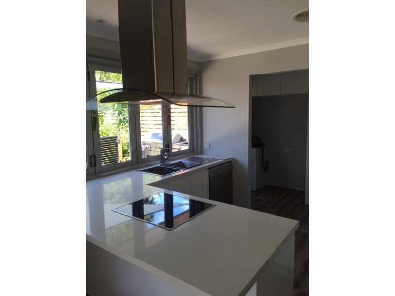 7 Peak Avenue, North Nowra NSW 2541