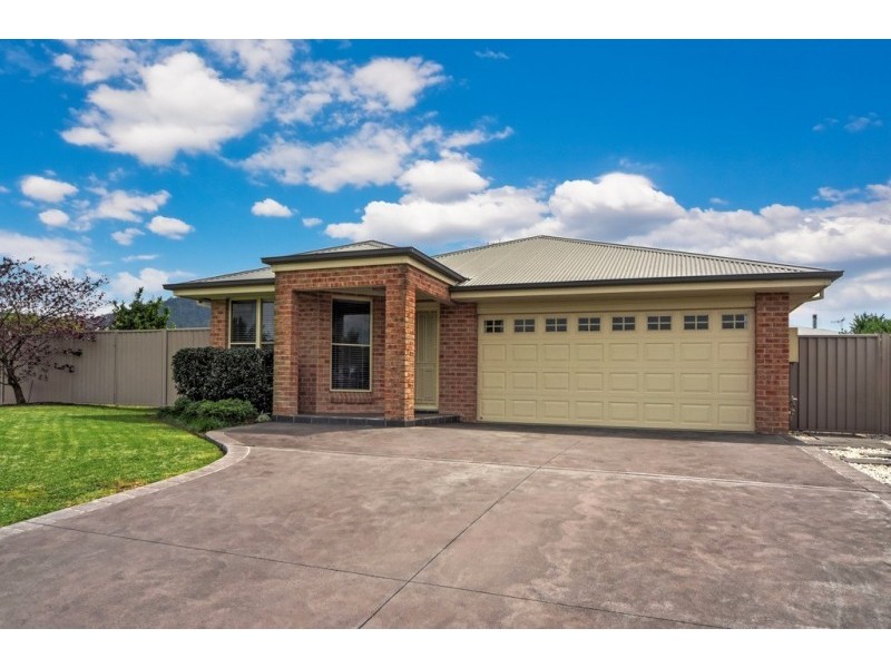 16 Emerald Drive, Meroo Meadow NSW 2540