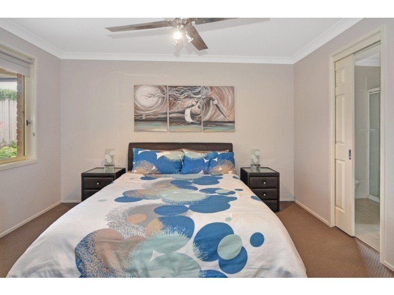 16 Emerald Drive, Meroo Meadow NSW 2540