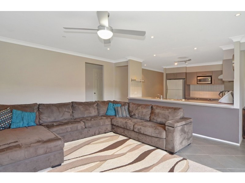 16 Emerald Drive, Meroo Meadow NSW 2540
