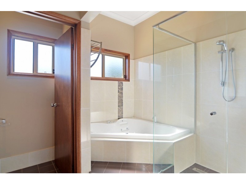 2 Lebene Grove, Cambewarra NSW 2540