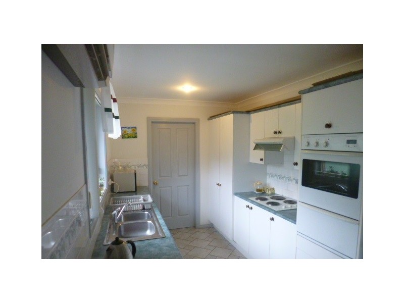 1 Hamilton Place, Bomaderry NSW 2541