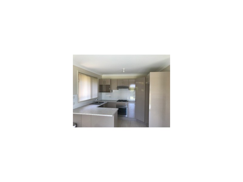 2/2 Plato Crescent, Worrigee NSW 2540